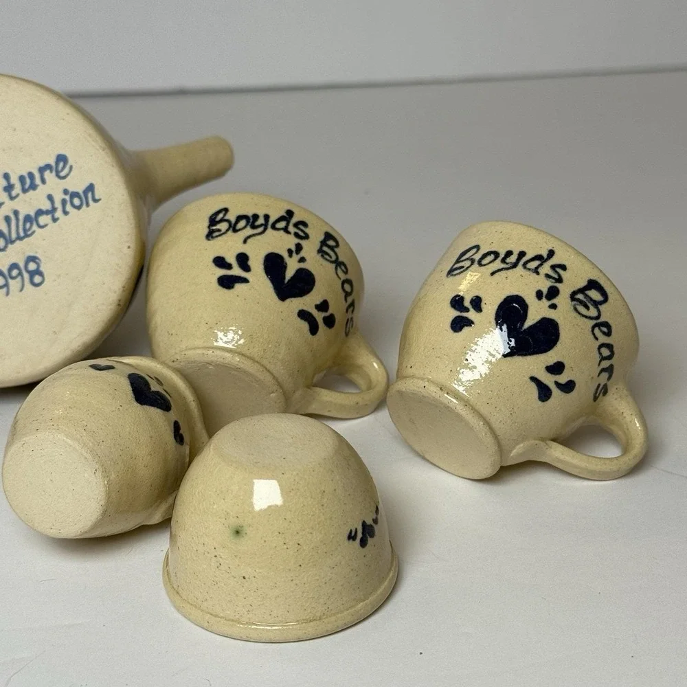 Boyd's Bears Miniature‎ Tea Set. 9 Pieces.
